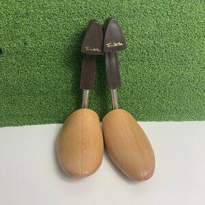 Thom McAn Shoe Keepers Rochester Shoe Tree Wooden Size Medium Set of 2